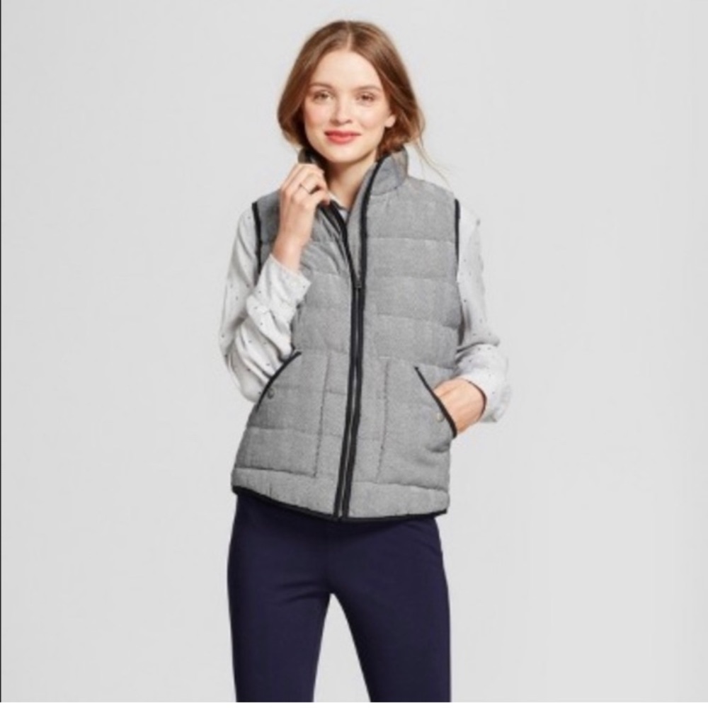 A new day vest NWT